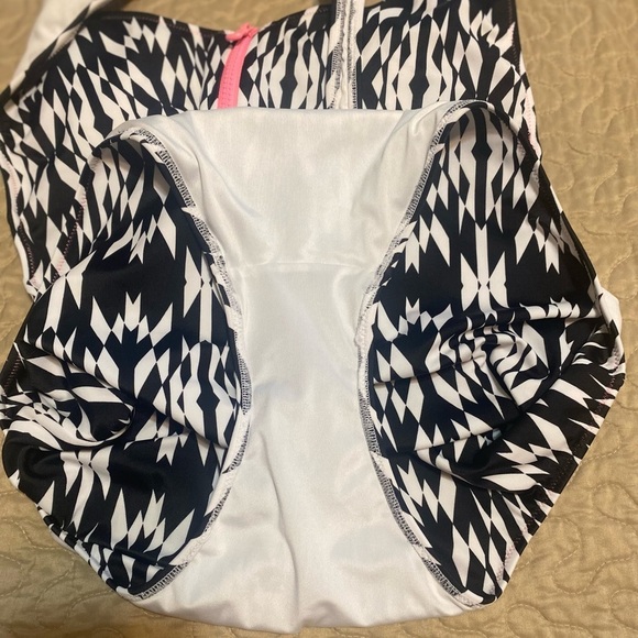 “VICTORIA’S SECRET” Zip Up Racerback Swimsuit - Picture 12 of 15